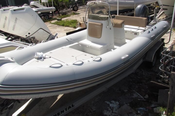 Zodiac 21.5 ft Medline 660