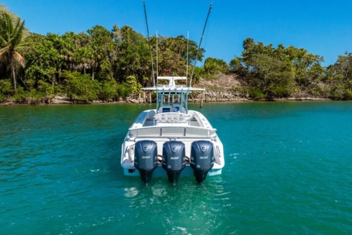 2008 41ft Bahama Center Console
