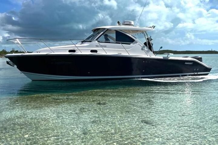 2017 32ft Pursuit 325OS